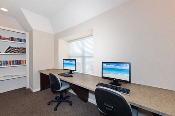 Maplewood pointe business & work center